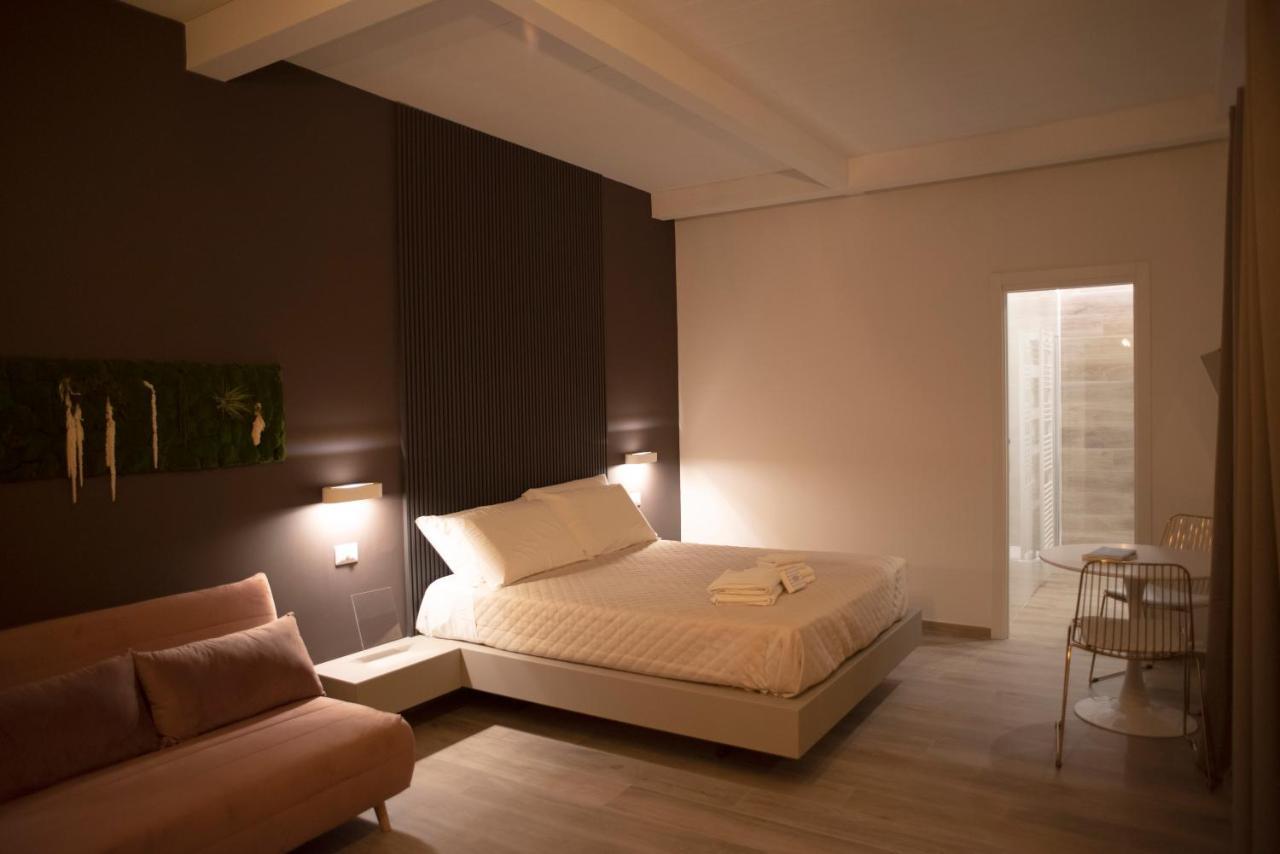 House Room Civico 56 Crotone Eksteriør bilde