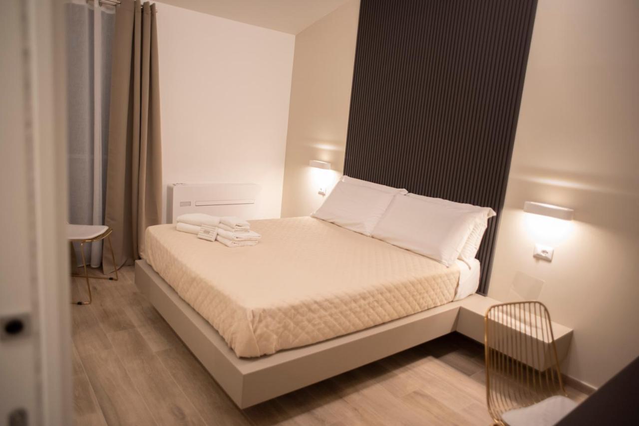House Room Civico 56 Crotone Eksteriør bilde