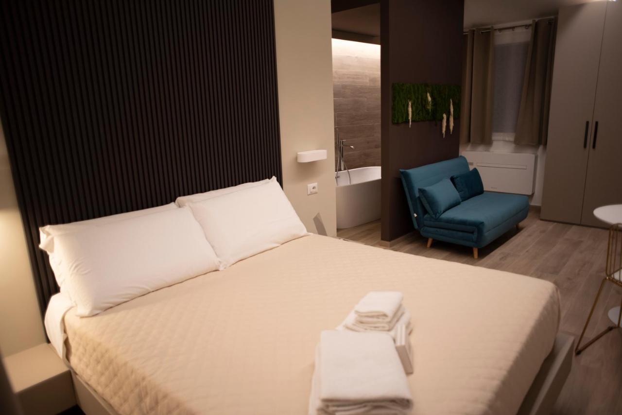 House Room Civico 56 Crotone Eksteriør bilde